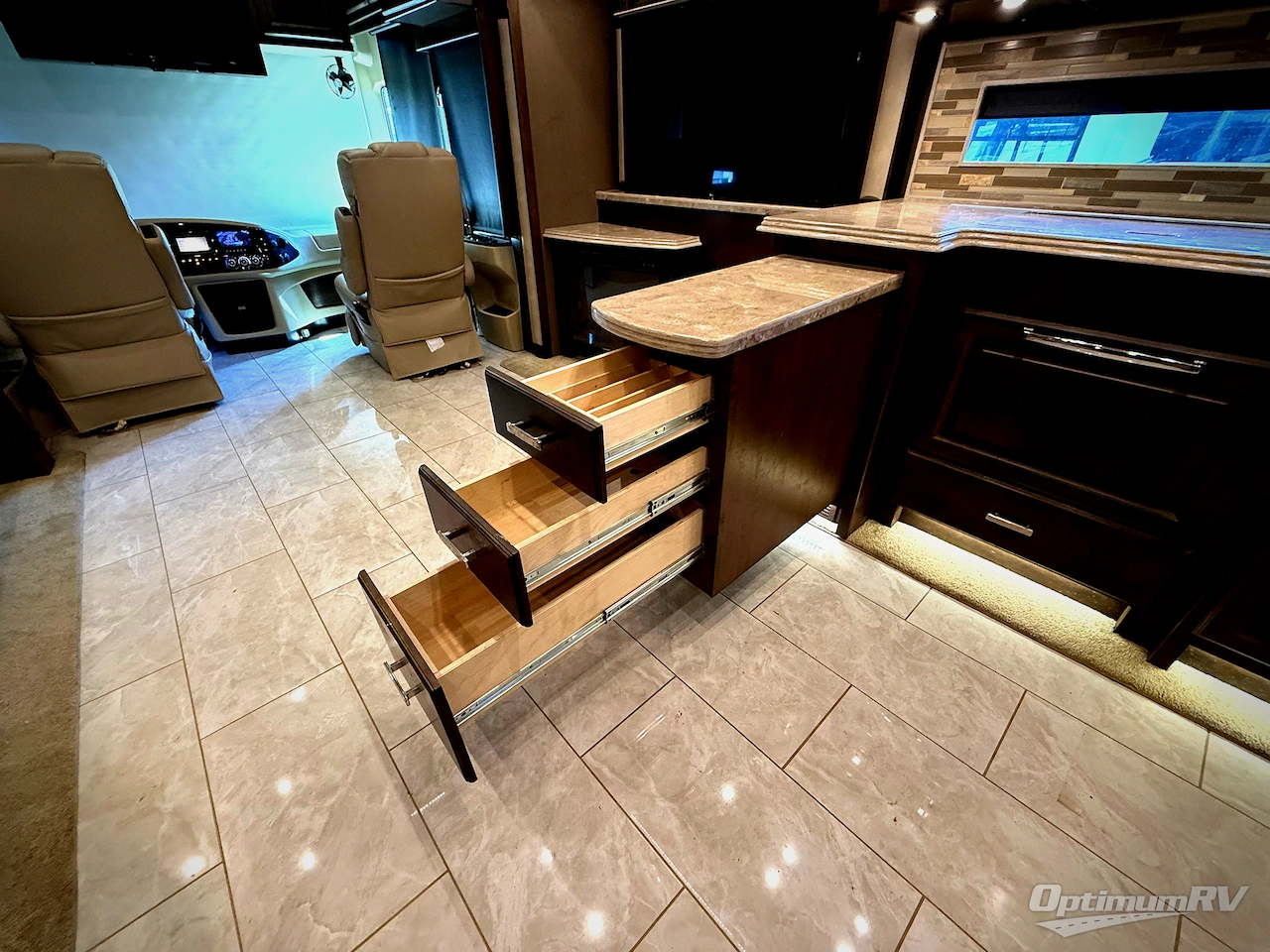 2019 Tiffin Phaeton 37 BH Photo 16
