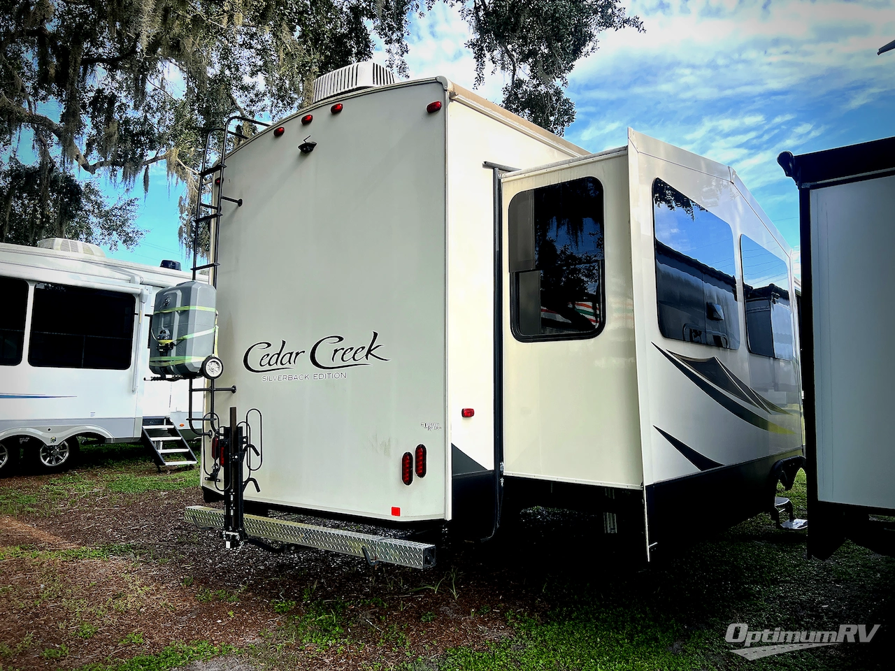 2018 Forest River Cedar Creek Silverback 29IK Photo 3