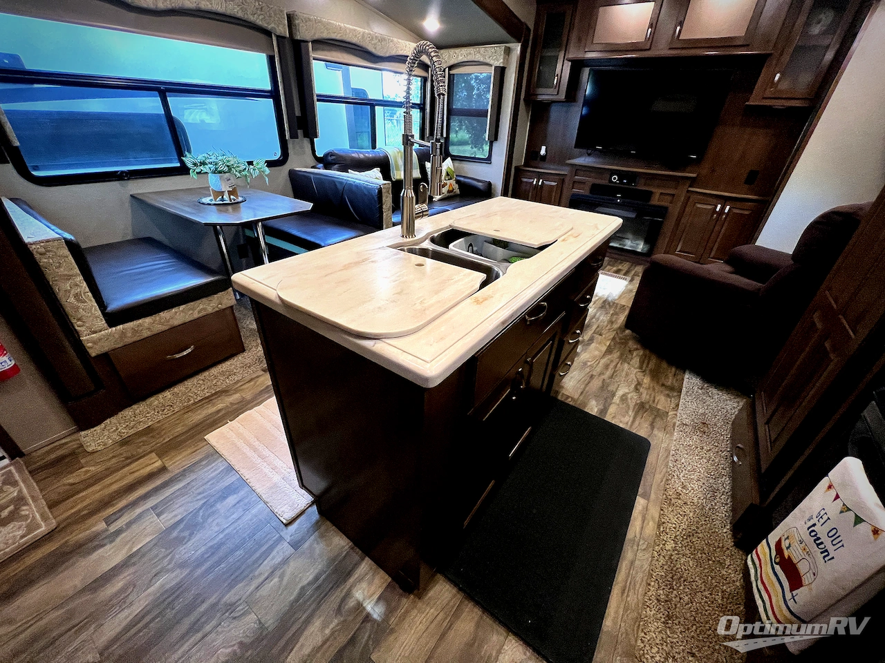 2018 Forest River Cedar Creek Silverback 29IK Photo 10