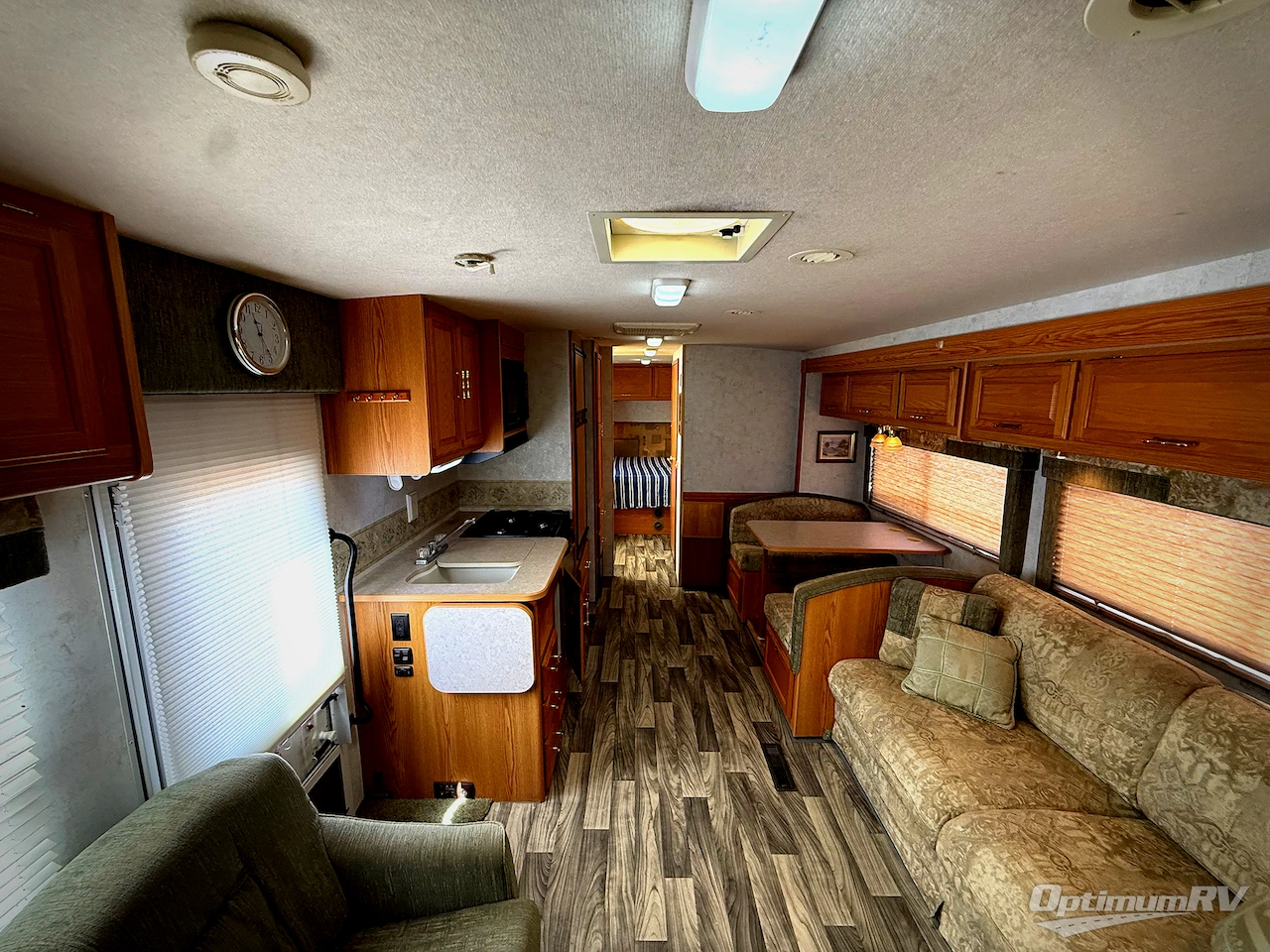 2004 Winnebago Sightseer 30B Photo 5