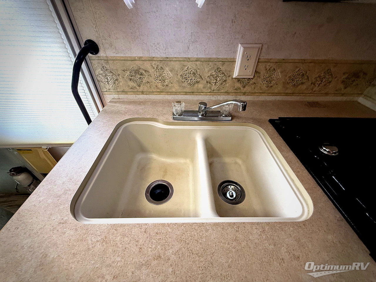 2004 Winnebago Sightseer 30B Photo 16