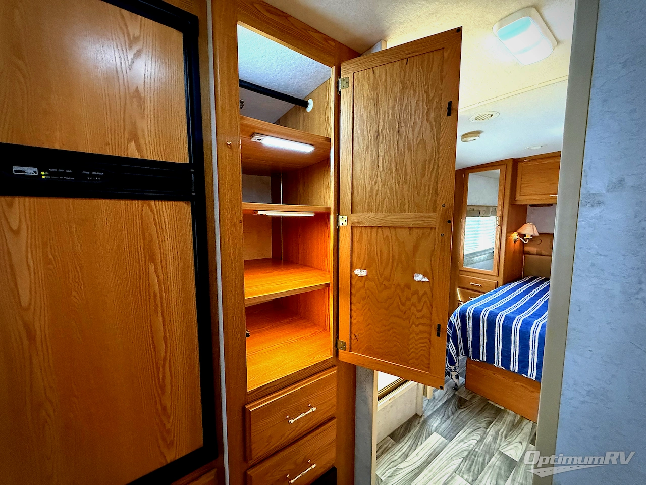 2004 Winnebago Sightseer 30B Photo 20