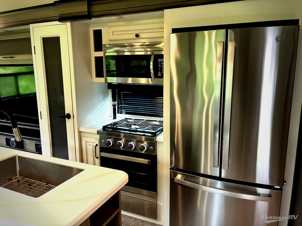 2023 Keystone Montana 3857BR Photo 6
