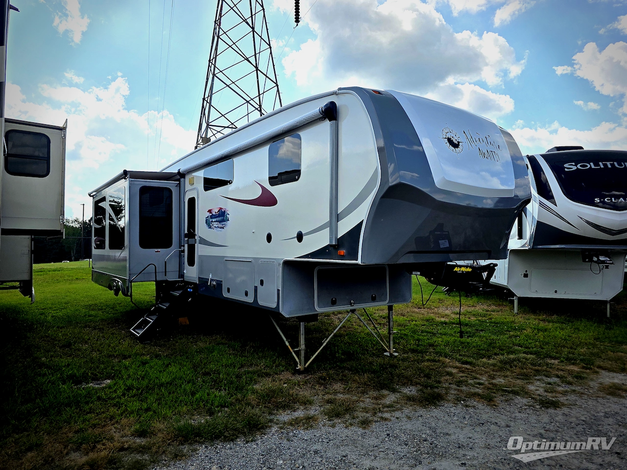2013 Highland Ridge Open Range Roamer 357RES Photo 1