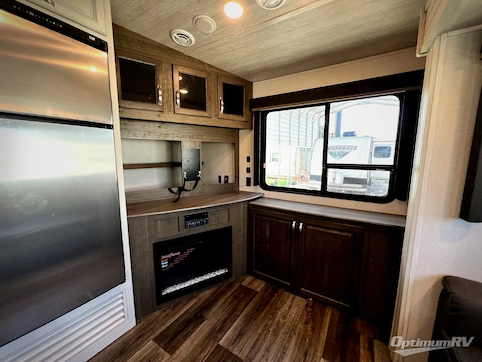 2022 Keystone Cougar Half-Ton 25RES RV Photo 2