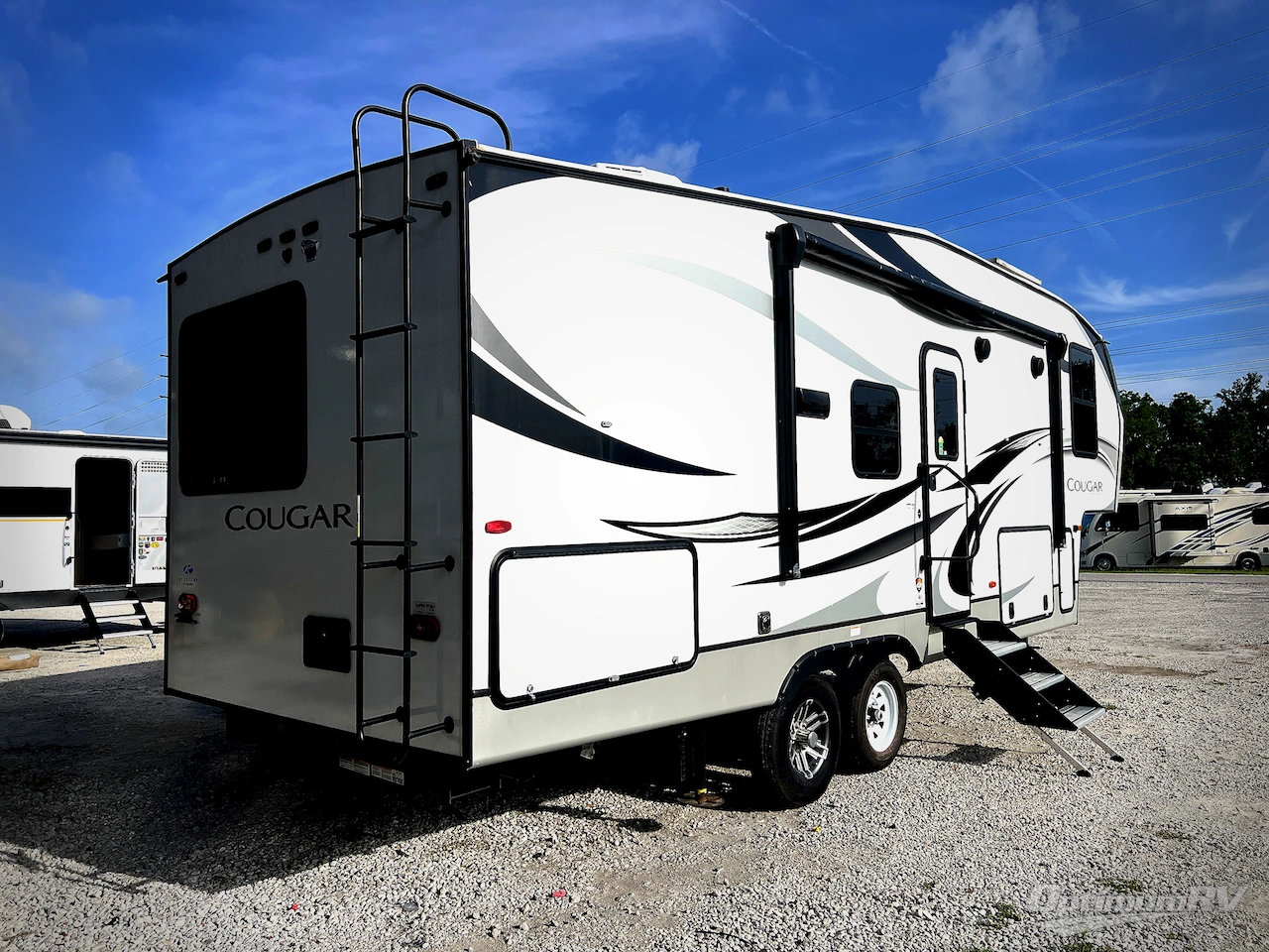 2022 Keystone Cougar Half-Ton 25RES Photo 3