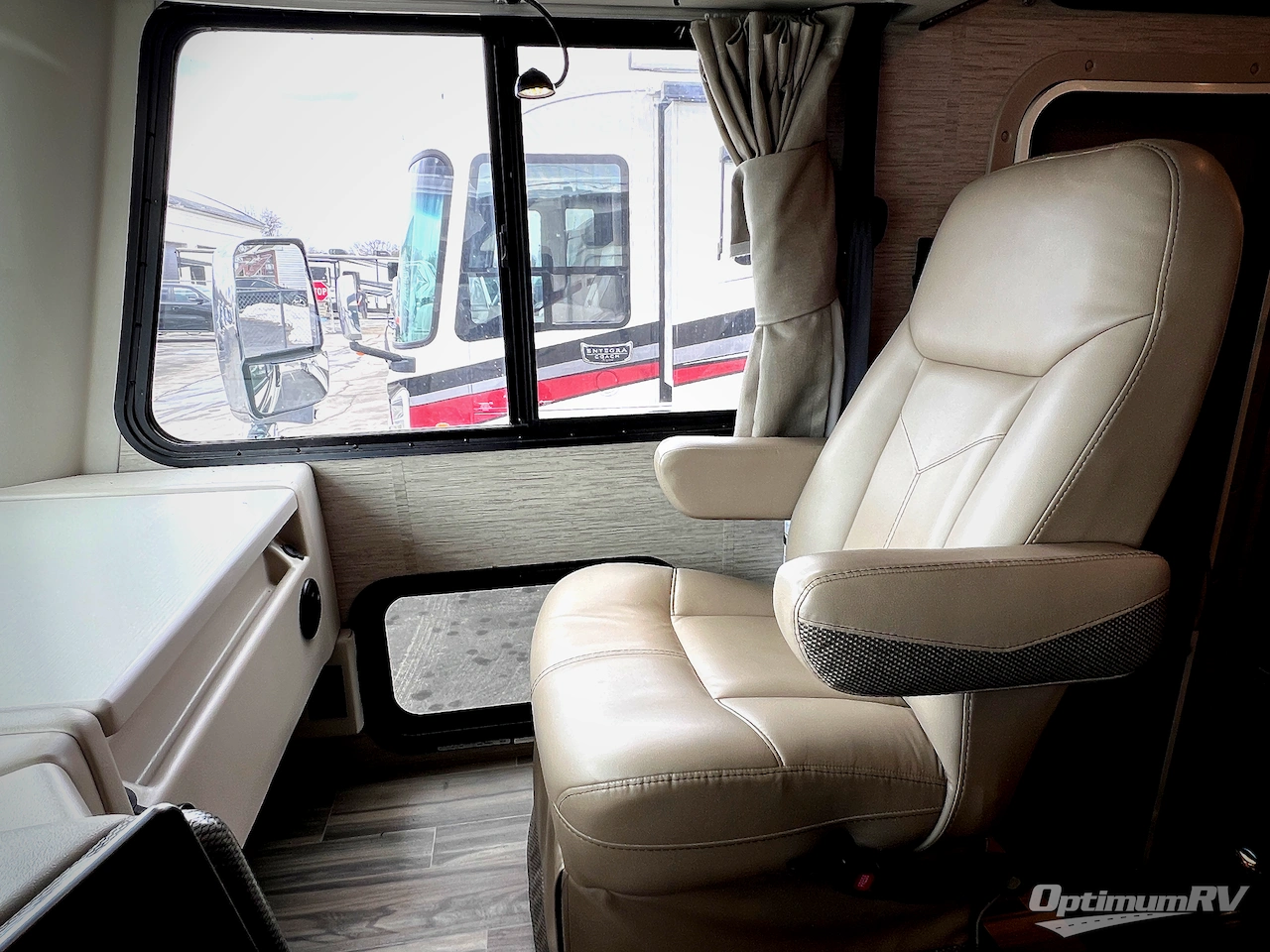 2022 Thor ACE 30.3 Photo 8