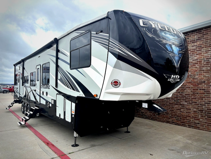2019 Heartland Cyclone 4101KING RV Photo 1