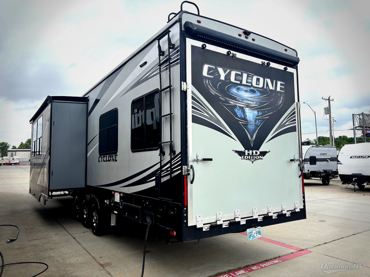 2019 Heartland Cyclone 4101KING Photo 3