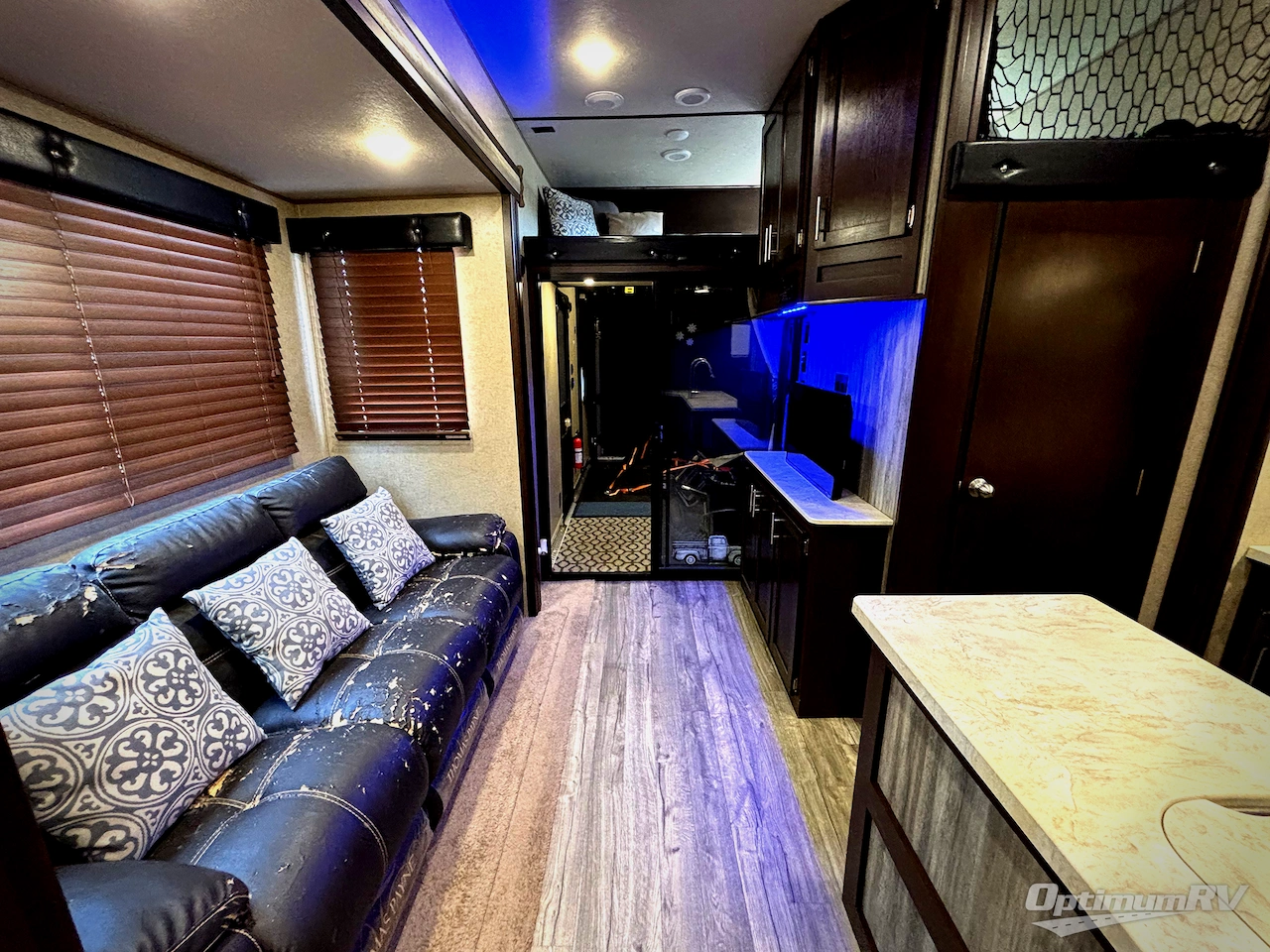 2018 Forest River Cherokee Wolf Pack 325PACK13 Photo 4