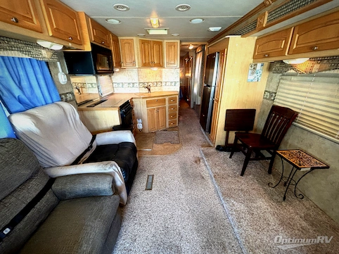 2005 Damon Astoria 3465 RV Photo 2