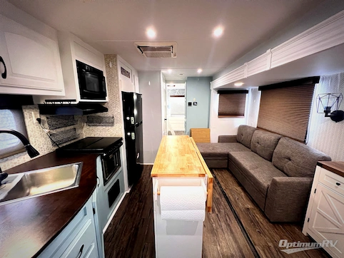2011 Jayco Jay Flight G2 32BHDS RV Photo 2