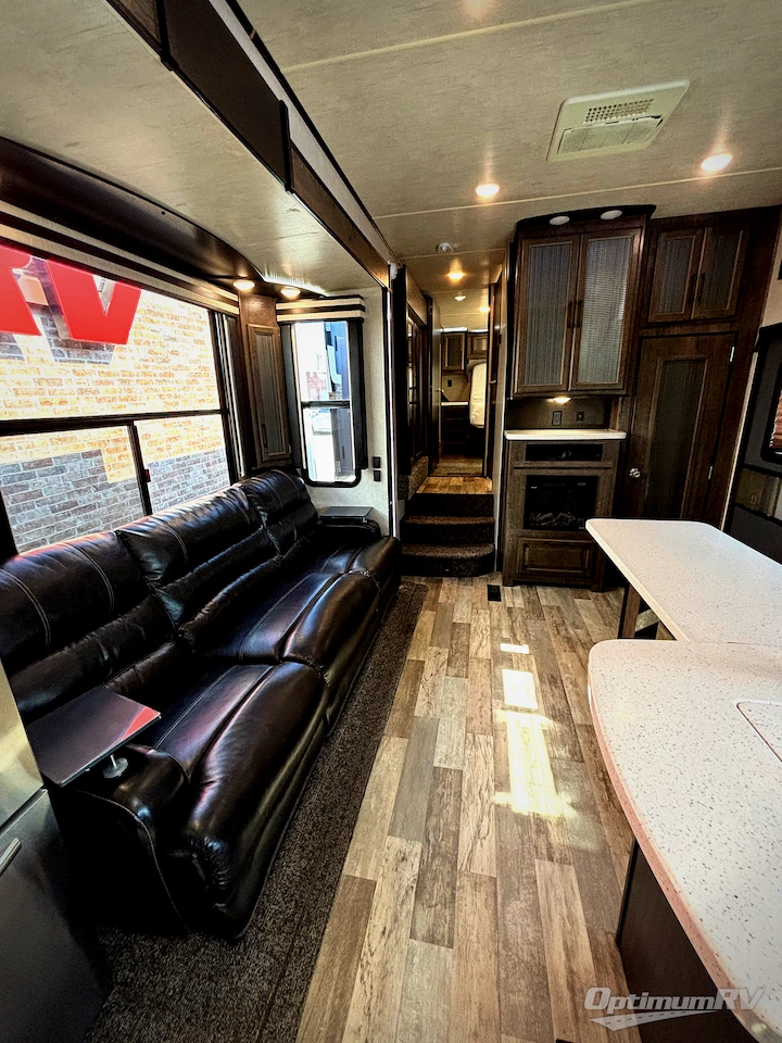 2019 Heartland Cyclone 4115 Photo 5