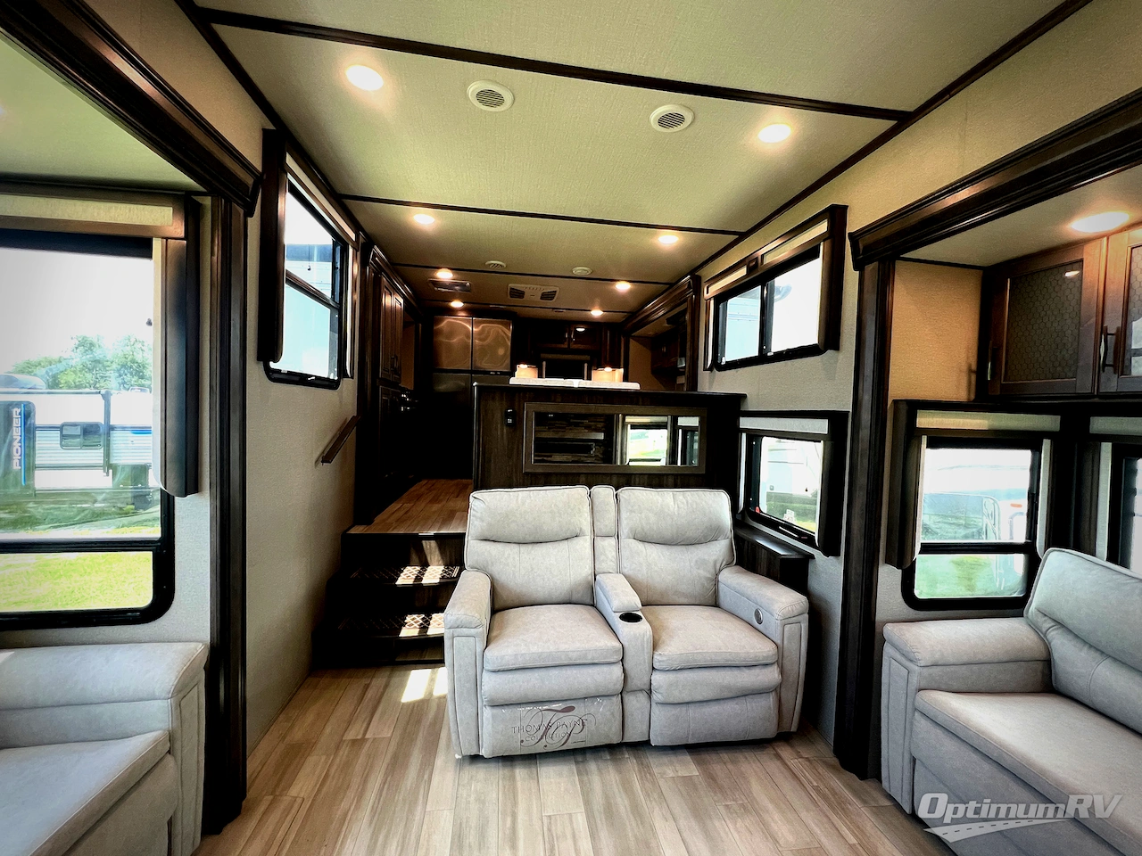 2022 Grand Design Solitude 390RK Photo 4