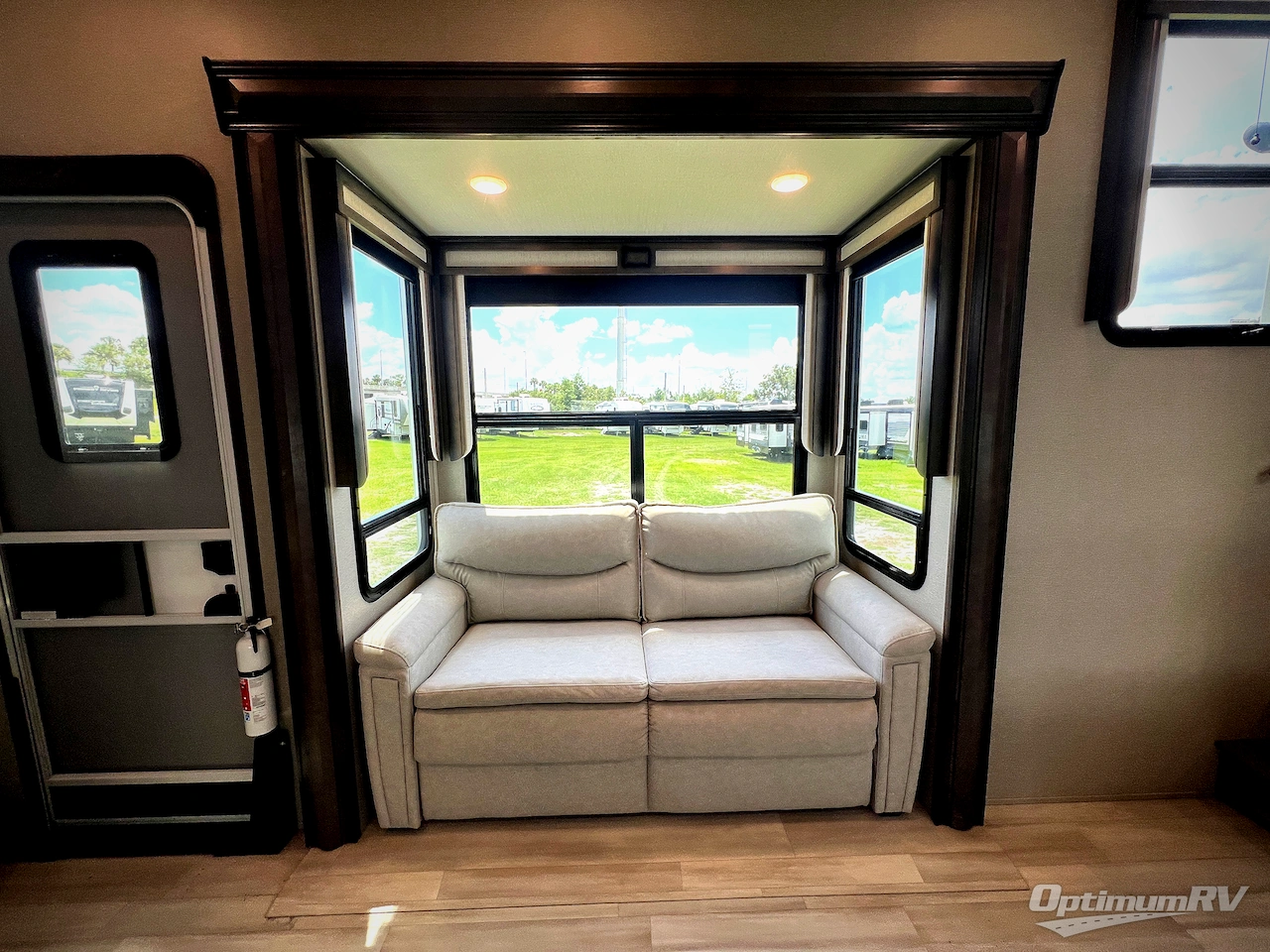 2022 Grand Design Solitude 390RK Photo 7