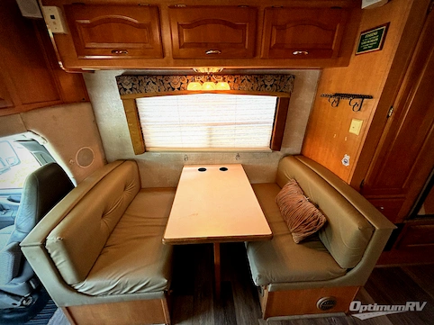 2003 Forest River Lexington 270S RV Photo 4