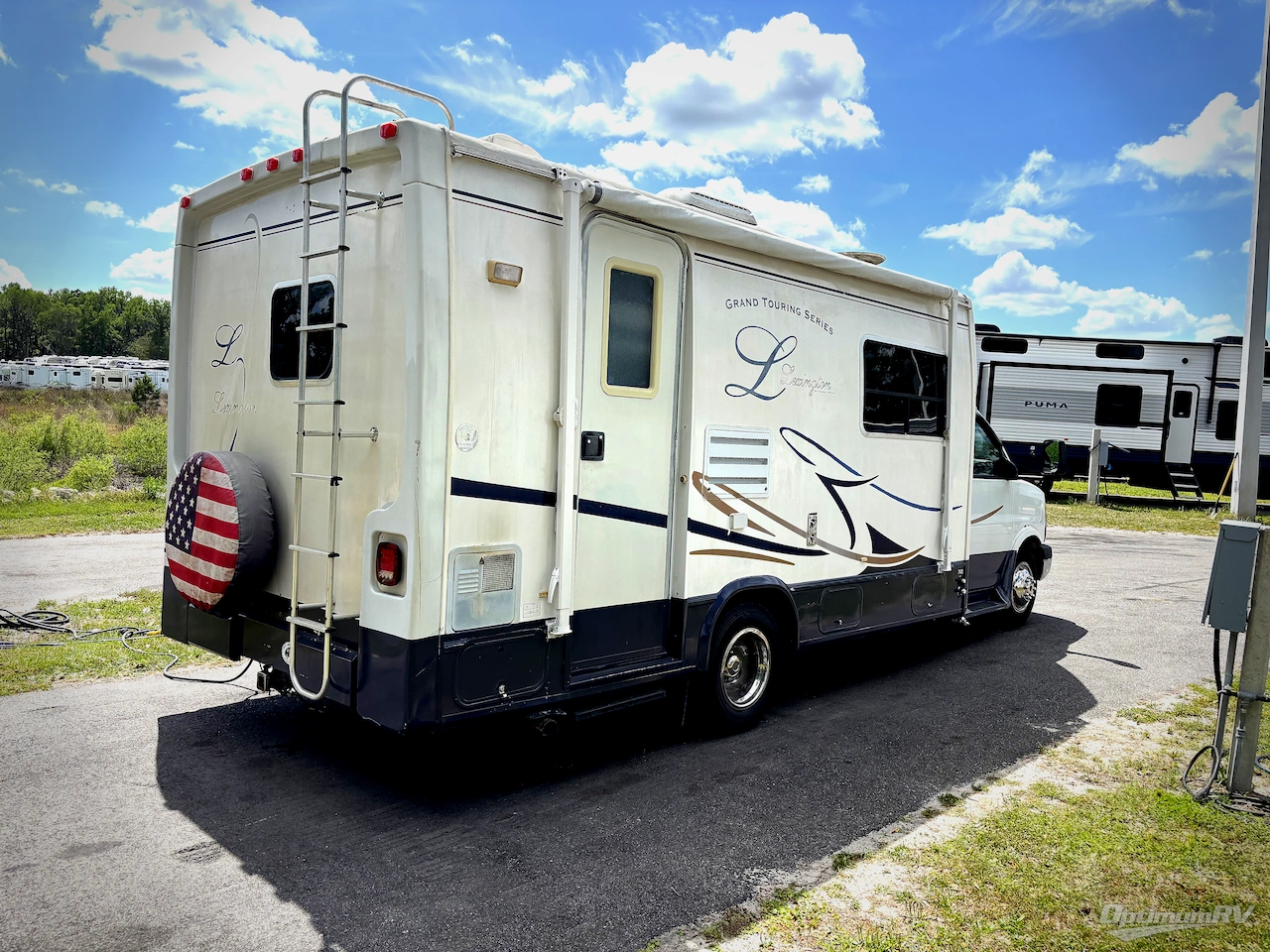 2003 Forest River Lexington 270S Photo 2