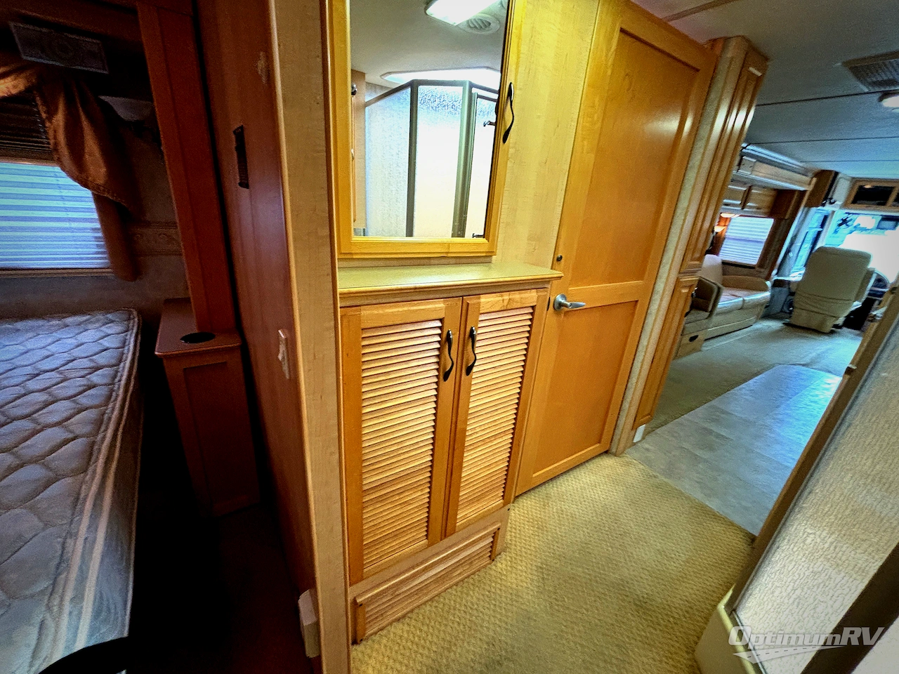 2006 Fleetwood Discovery 39L Photo 19