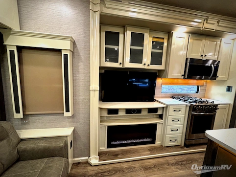 2022 VanLeigh Vilano 370GB RV Photo 4
