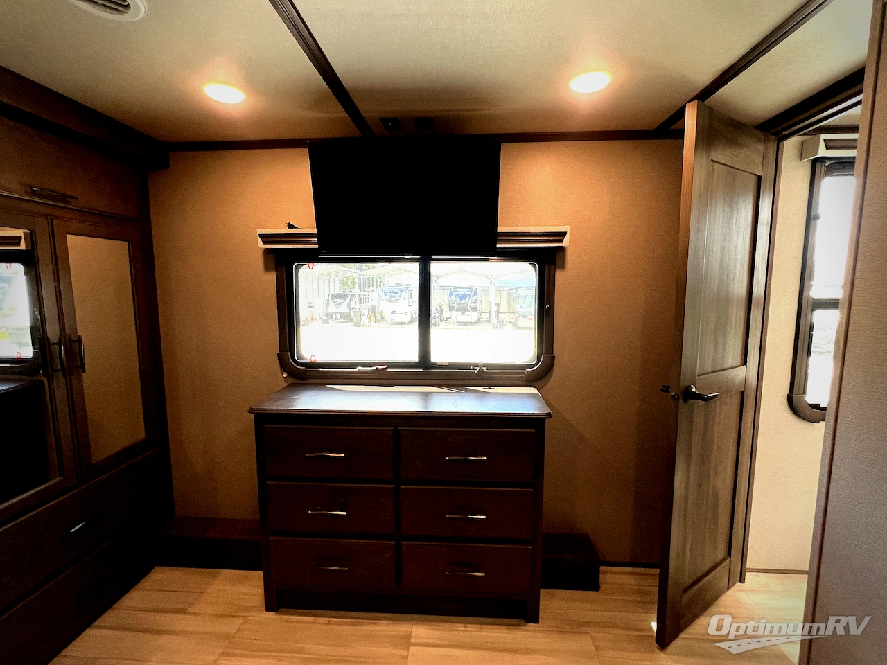 2022 Grand Design Solitude 378MBS Photo 19