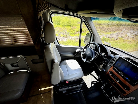 2011 Roadtrek Roadtrek Adventurous RV Photo 2