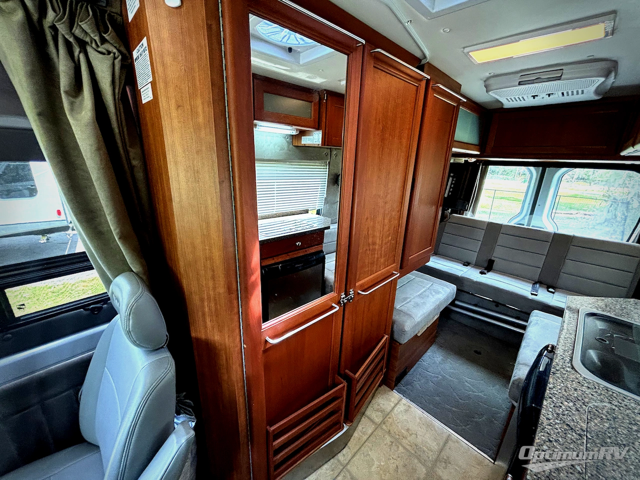 2011 Roadtrek Roadtrek Adventurous Photo 13