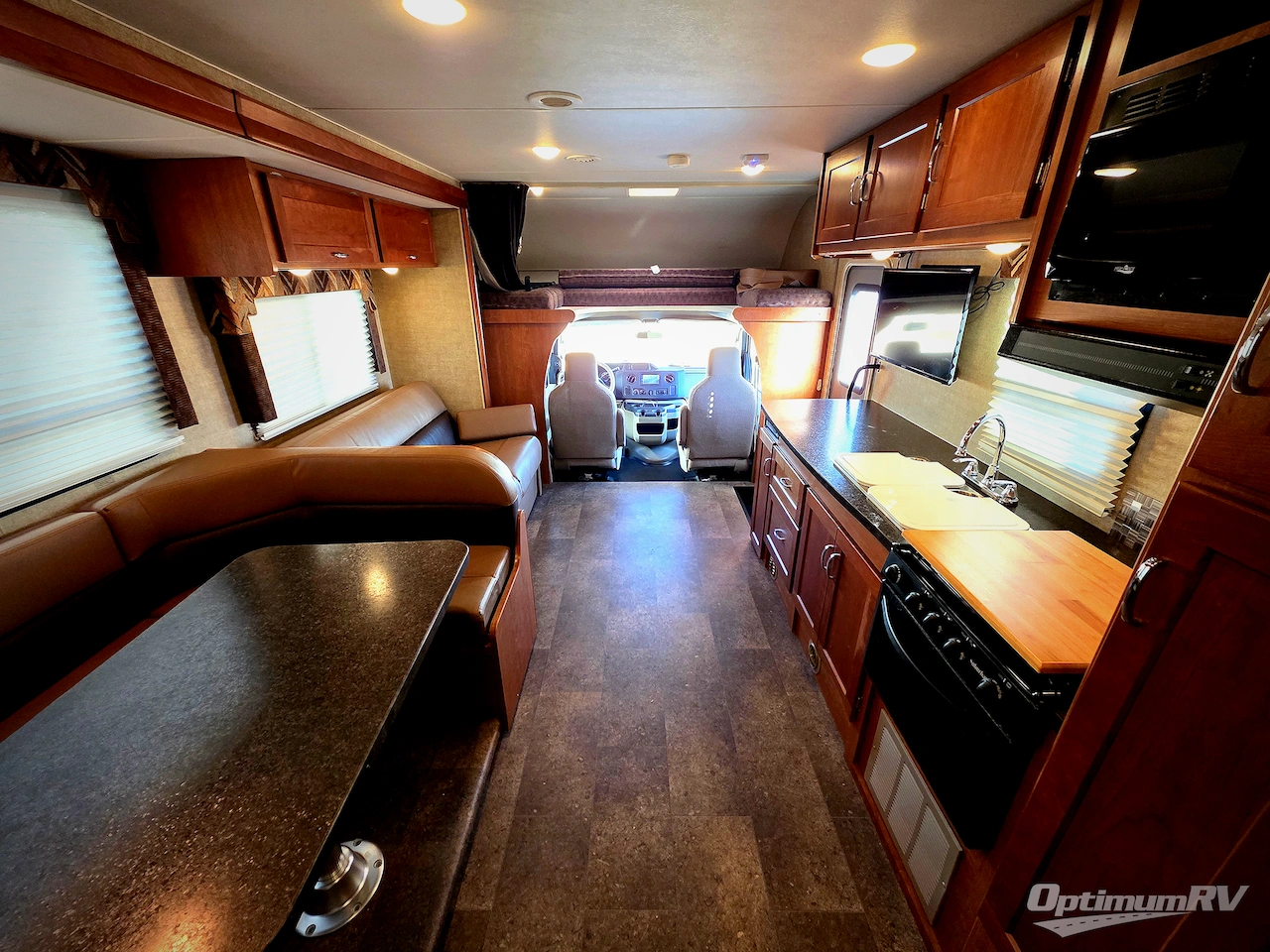 2017 Winnebago Minnie Winnie 31K Photo 3