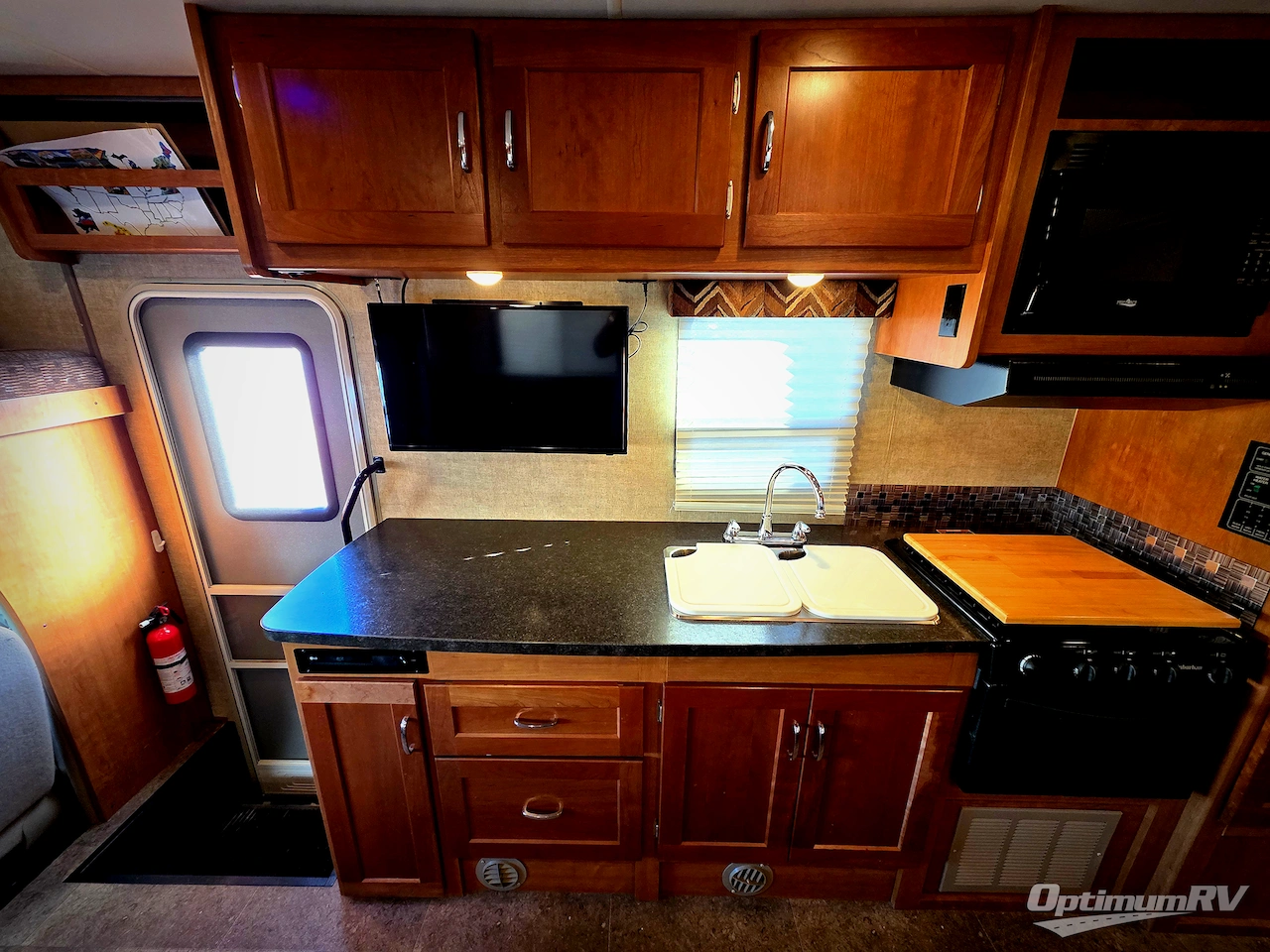 2017 Winnebago Minnie Winnie 31K Photo 10
