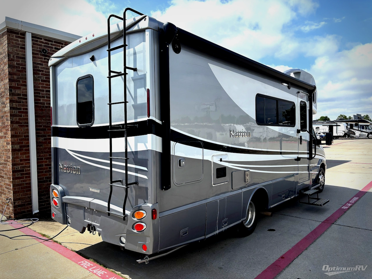 2019 Winnebago Navion 24D Photo 2