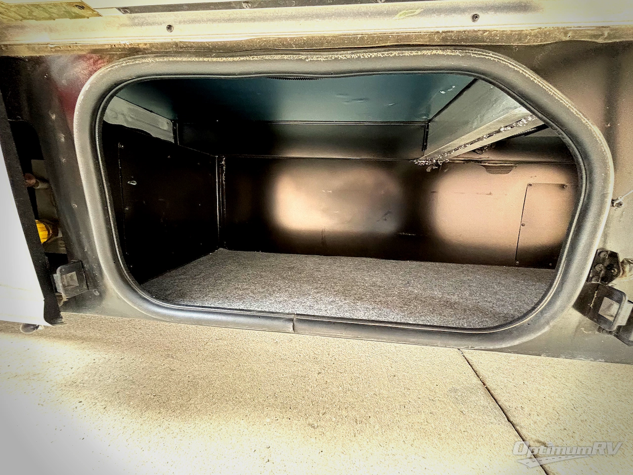 2019 Winnebago Navion 24D Photo 22