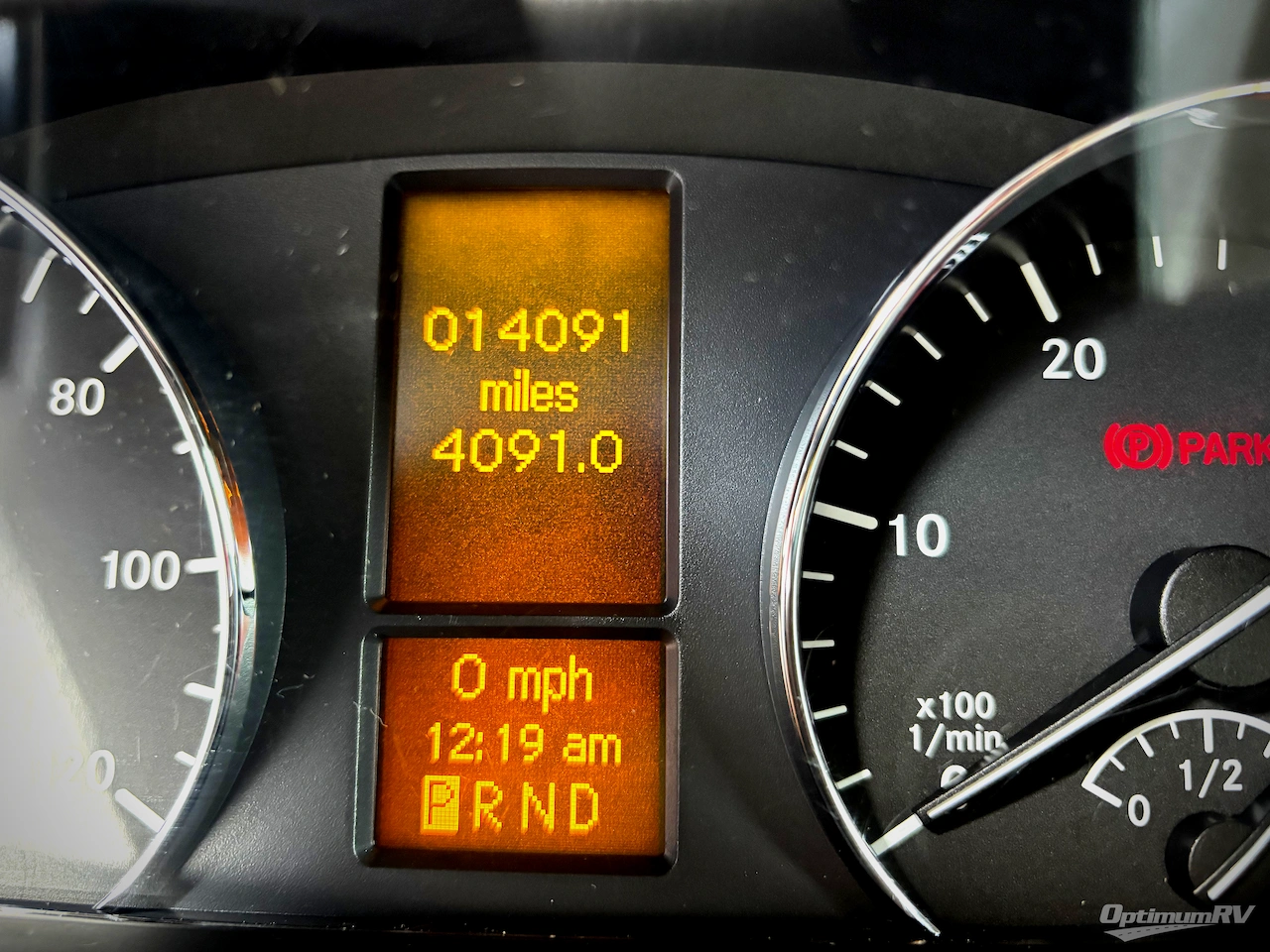 2019 Winnebago Navion 24D Photo 24