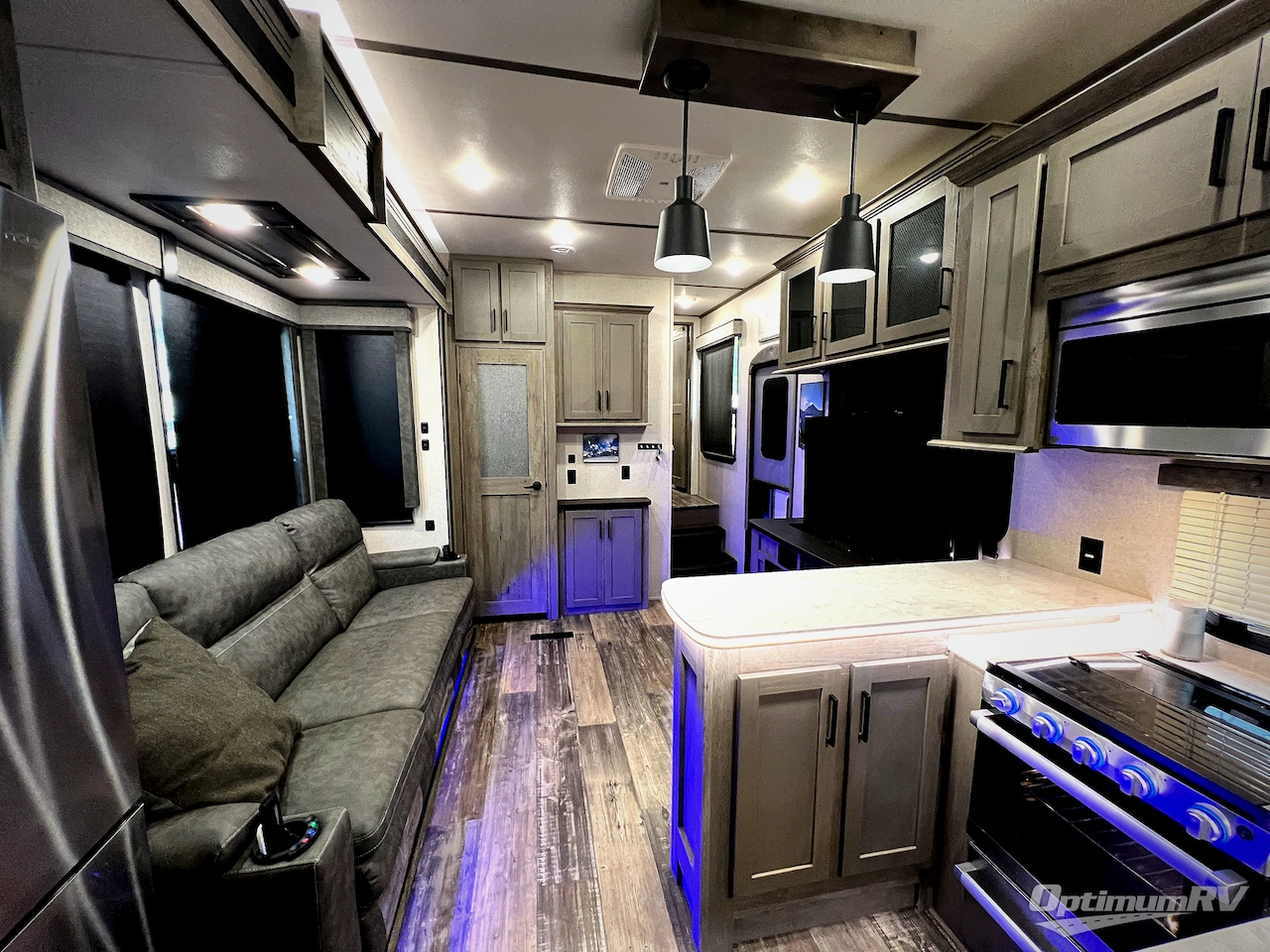 2021 Keystone Raptor 351 Photo 4
