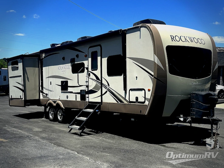 2018 Forest River Rockwood Signature Ultra Lite 8326BHS RV Photo 1