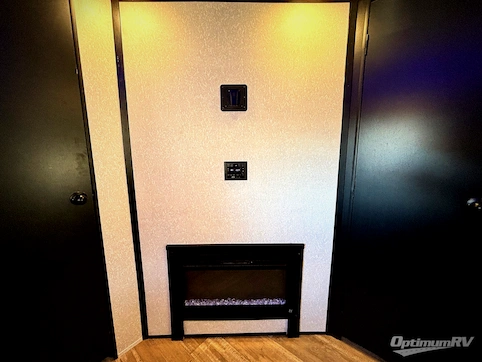 2022 Forest River Cherokee Grey Wolf 27DBH RV Photo 3