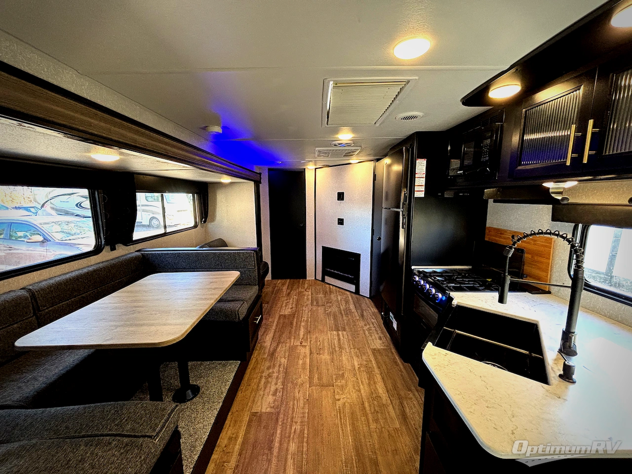 2022 Forest River Cherokee Grey Wolf 27DBH Photo 4