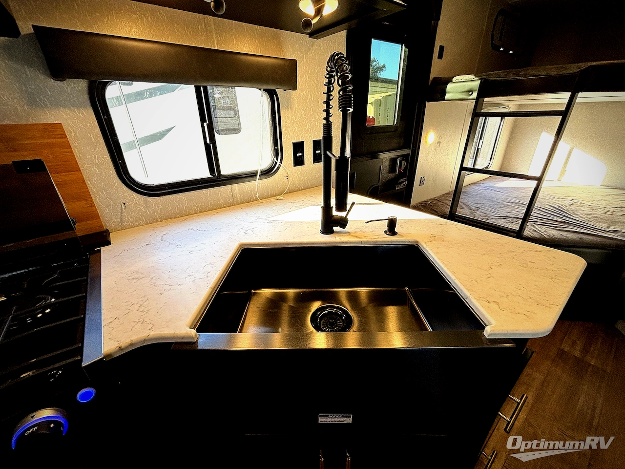 2022 Forest River Cherokee Grey Wolf 27DBH Photo 6