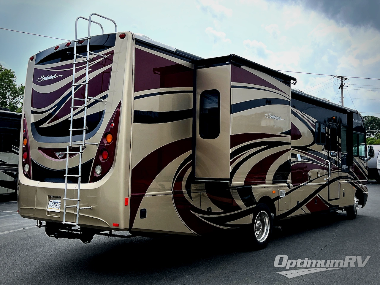 2011 Fleetwood Southwind 36D Photo 2