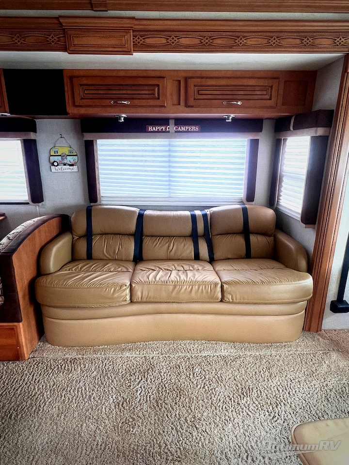 2011 Fleetwood Southwind 36D Photo 4