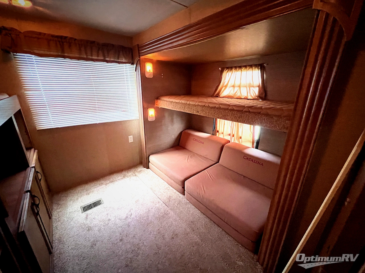 2014 Coachmen Catalina 323BHDS Photo 8