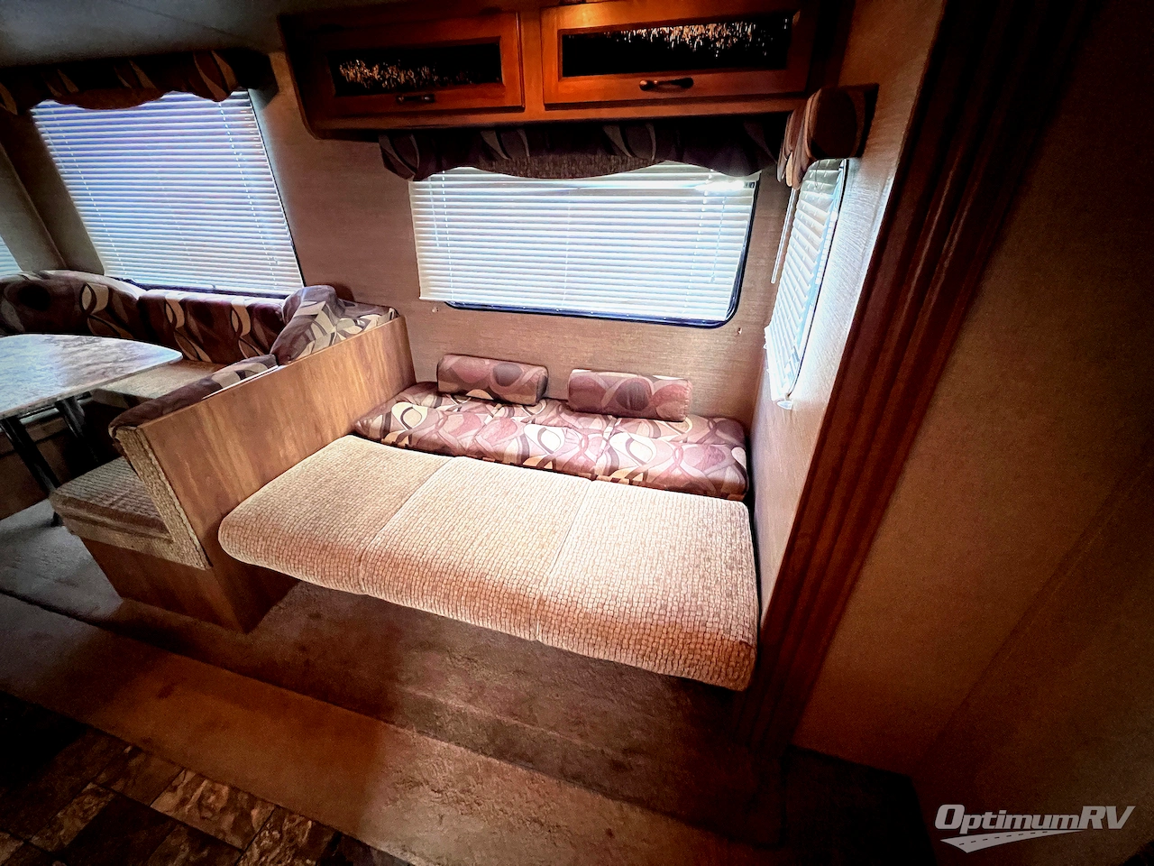 2014 Coachmen Catalina 323BHDS Photo 11