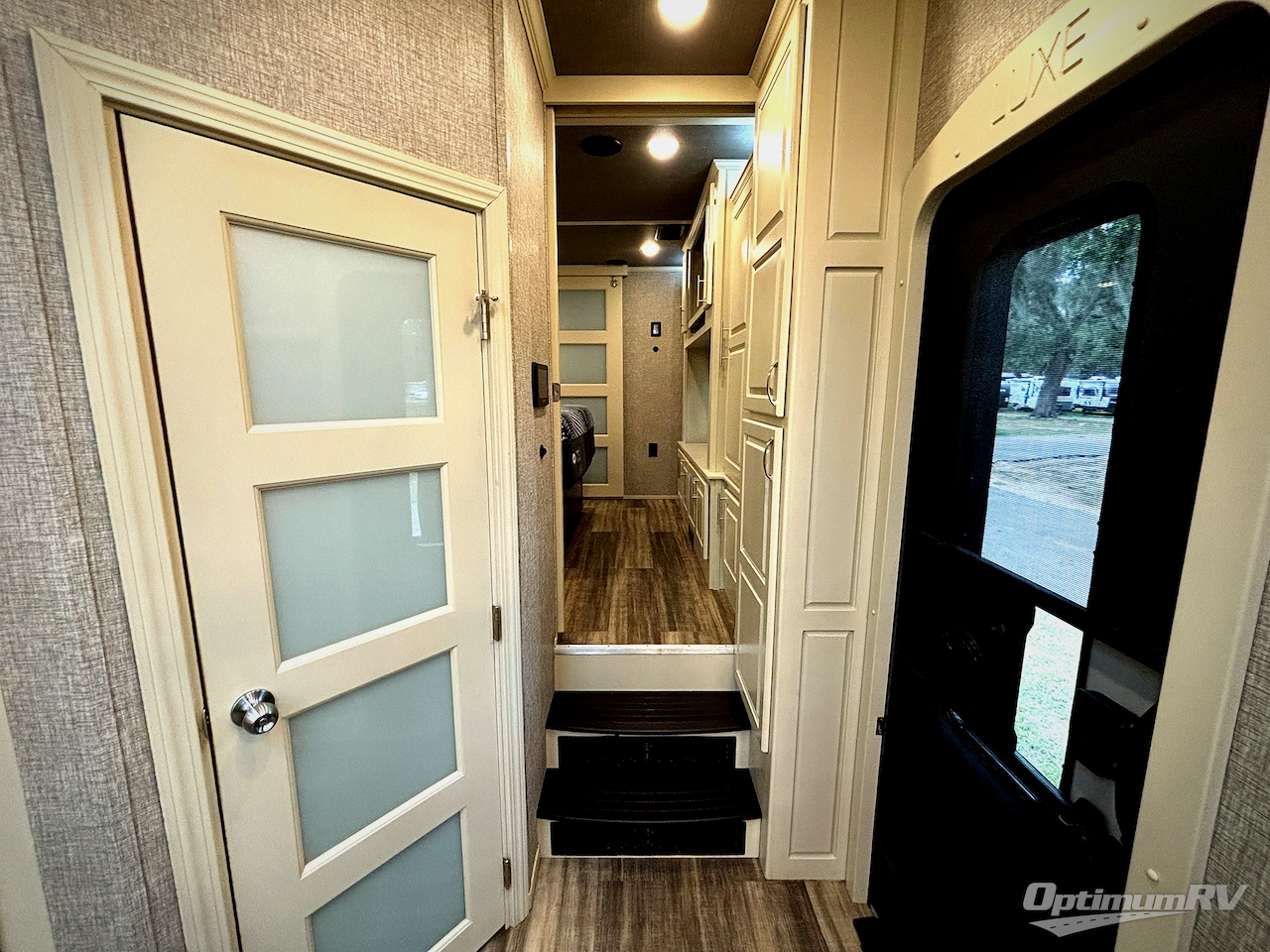 2022 Luxe by the RV Factory Luxe Elite 38GFB Photo 7