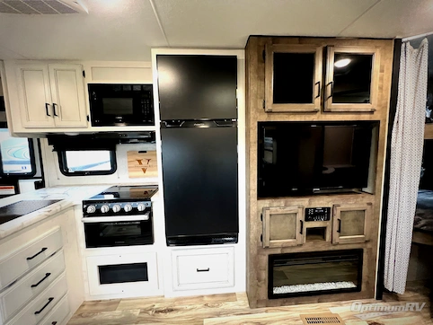 2021 Venture SportTrek ST281VBH RV Photo 3