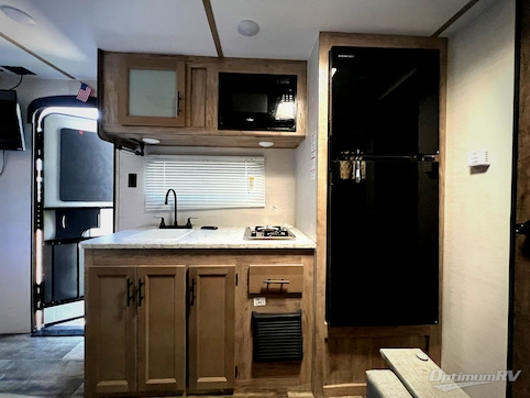 2024 Gulf Stream Kingsport Super Lite 199DD RV Photo 2