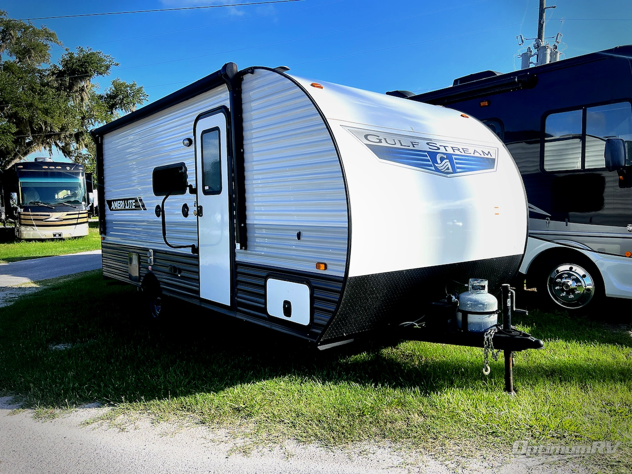 2024 Gulf Stream Kingsport Super Lite 199DD Photo 1