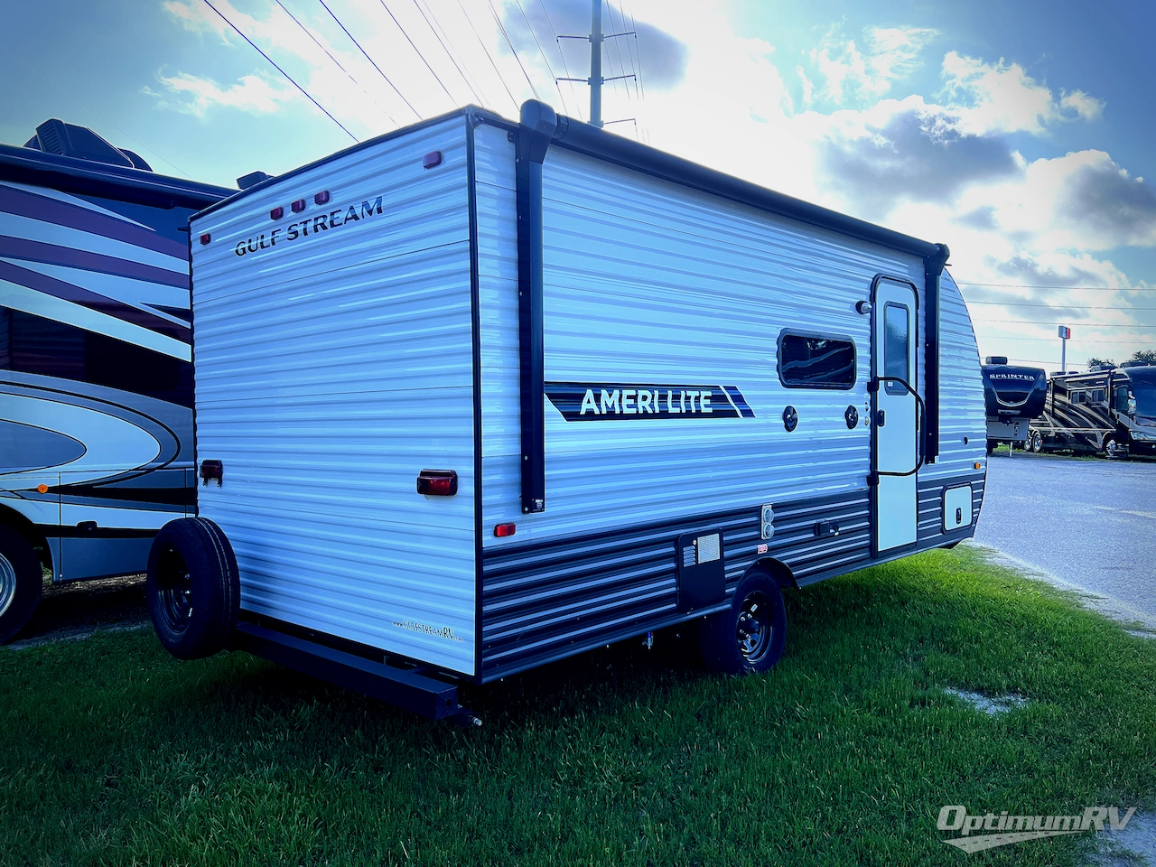 2024 Gulf Stream Kingsport Super Lite 199DD Photo 3
