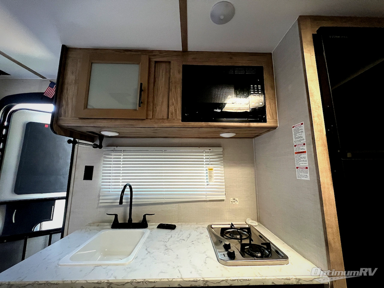 2024 Gulf Stream Kingsport Super Lite 199DD Photo 9