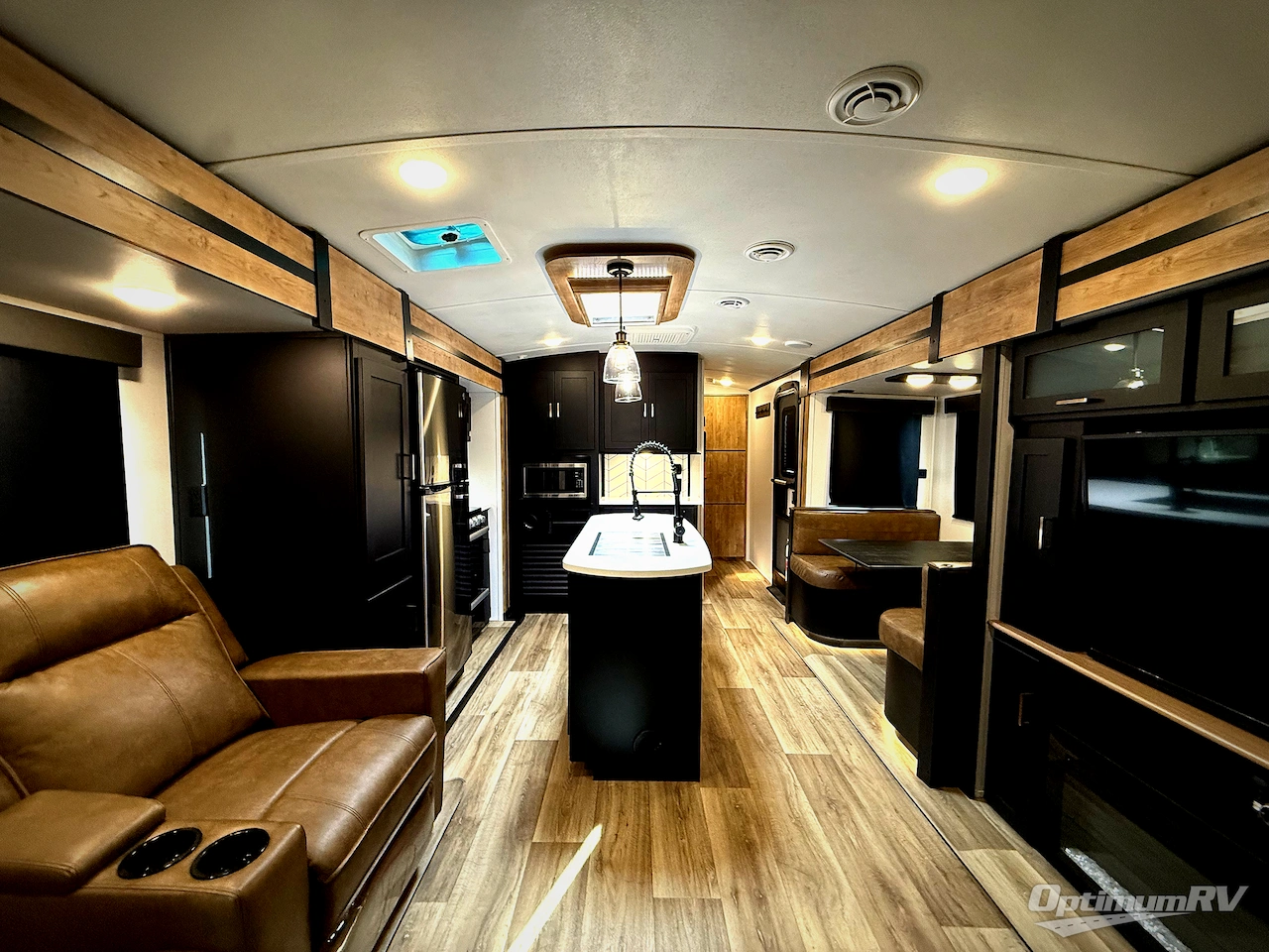 2022 Keystone Outback 330RL Photo 5