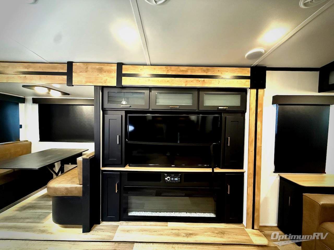 2022 Keystone Outback 330RL Photo 7