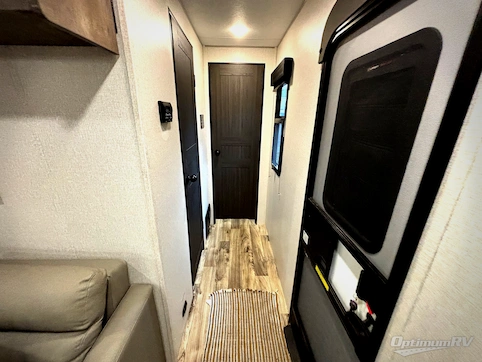 2022 Venture SportTrek ST333VIK RV Photo 2