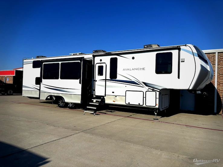 2022 Keystone Avalanche 390DS RV Photo 1
